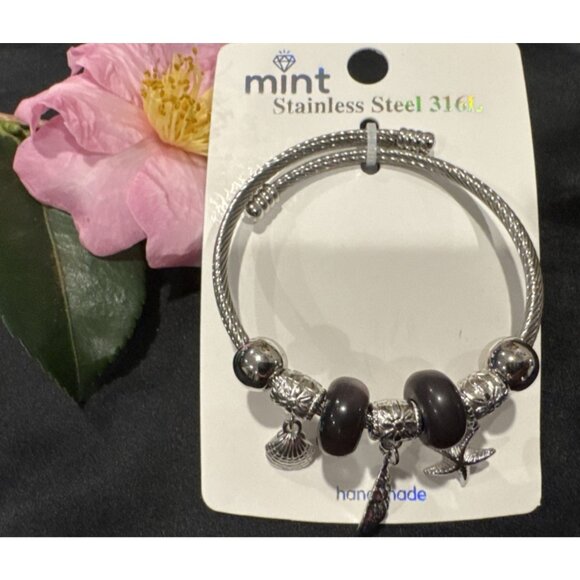 Mint Stainless Steel Starfish Shell Crystal Charm Silvertone Bangle Bracelet NEW - Picture 1 of 6